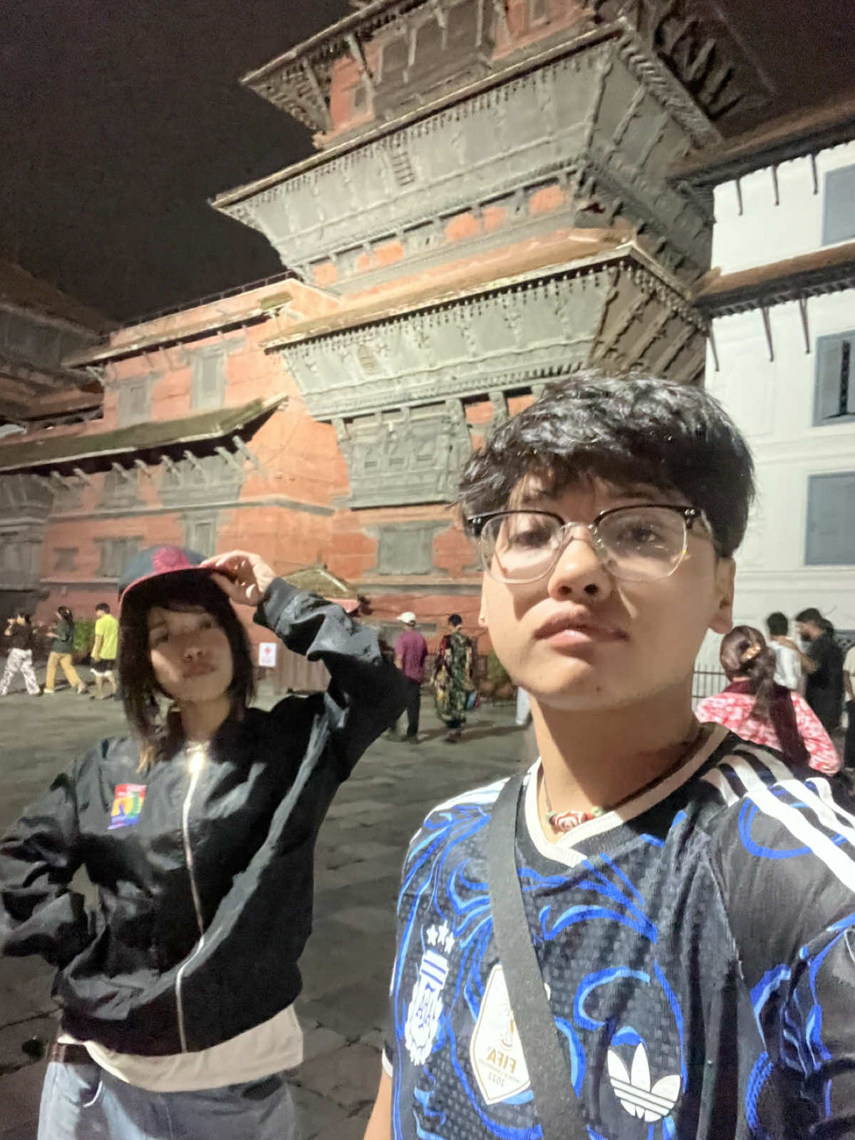 @अni
