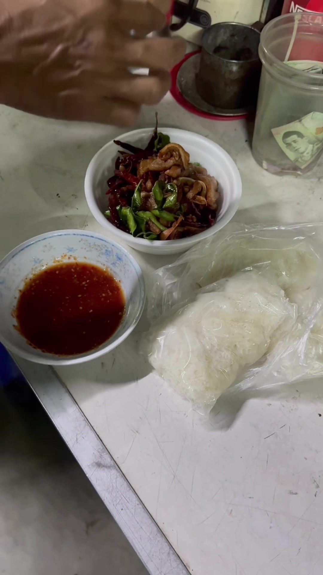 @เพชรรัตน์ ขๅยทุกอย่าง