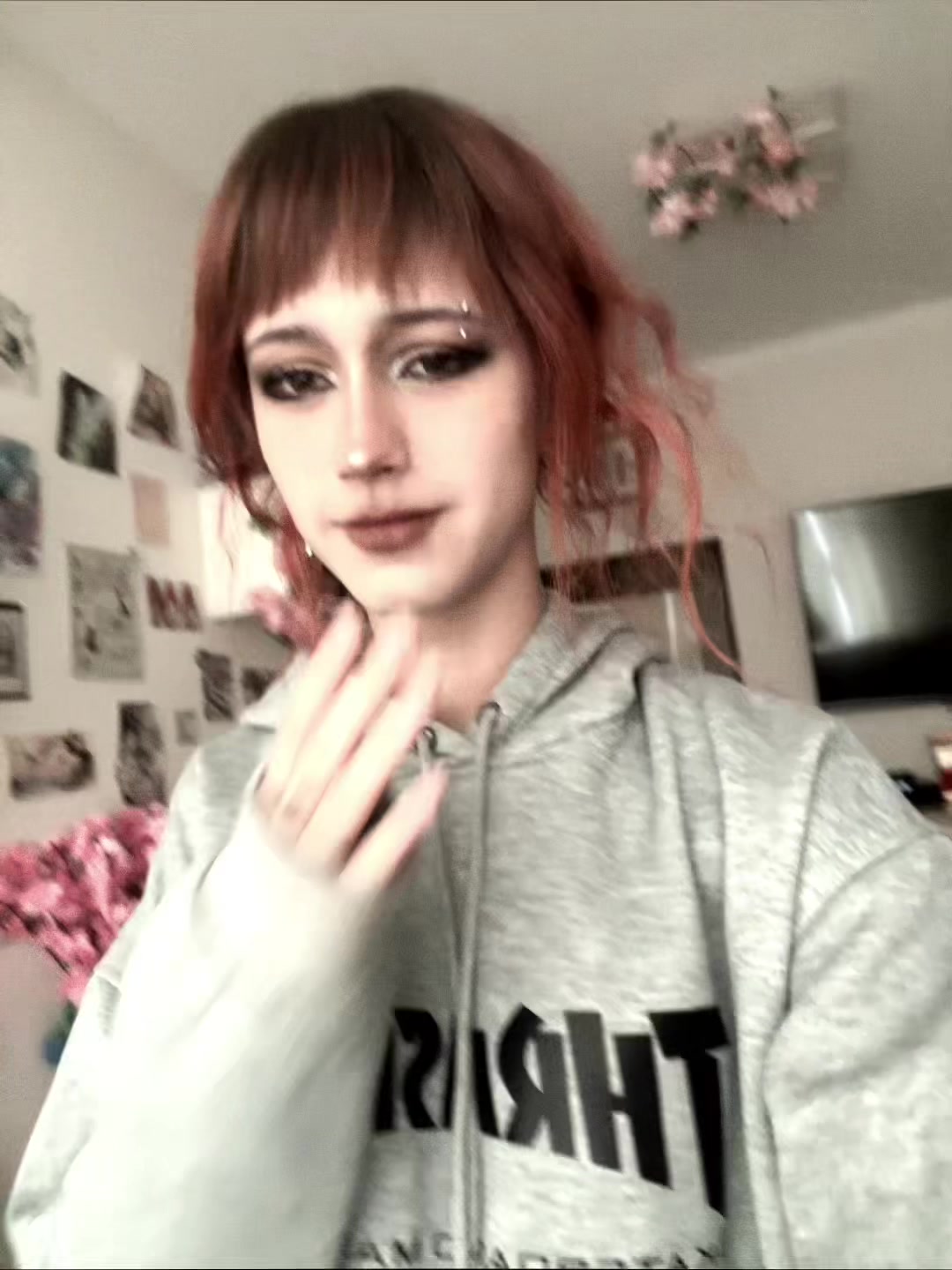 @•_•