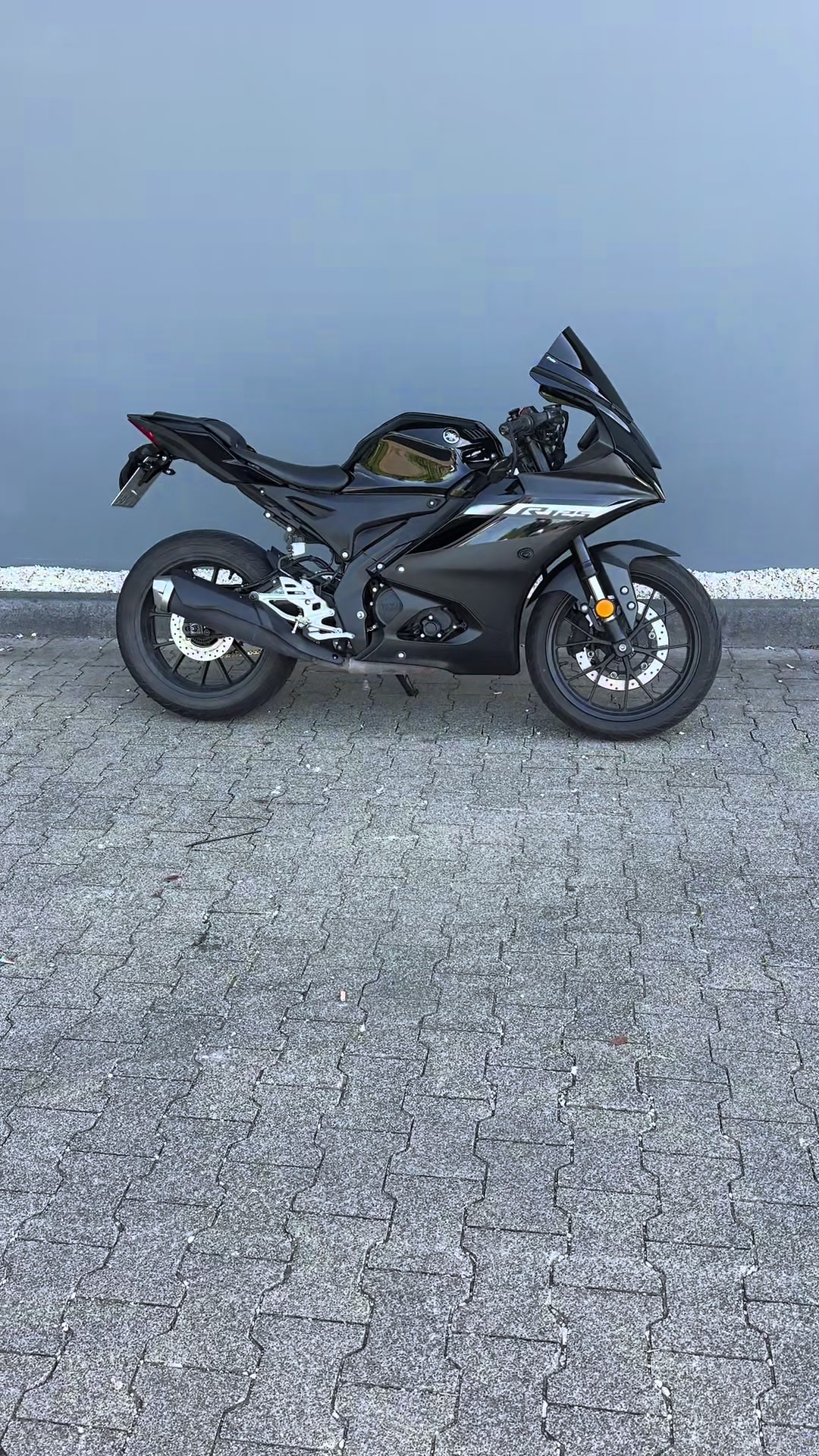 @motoyzfr