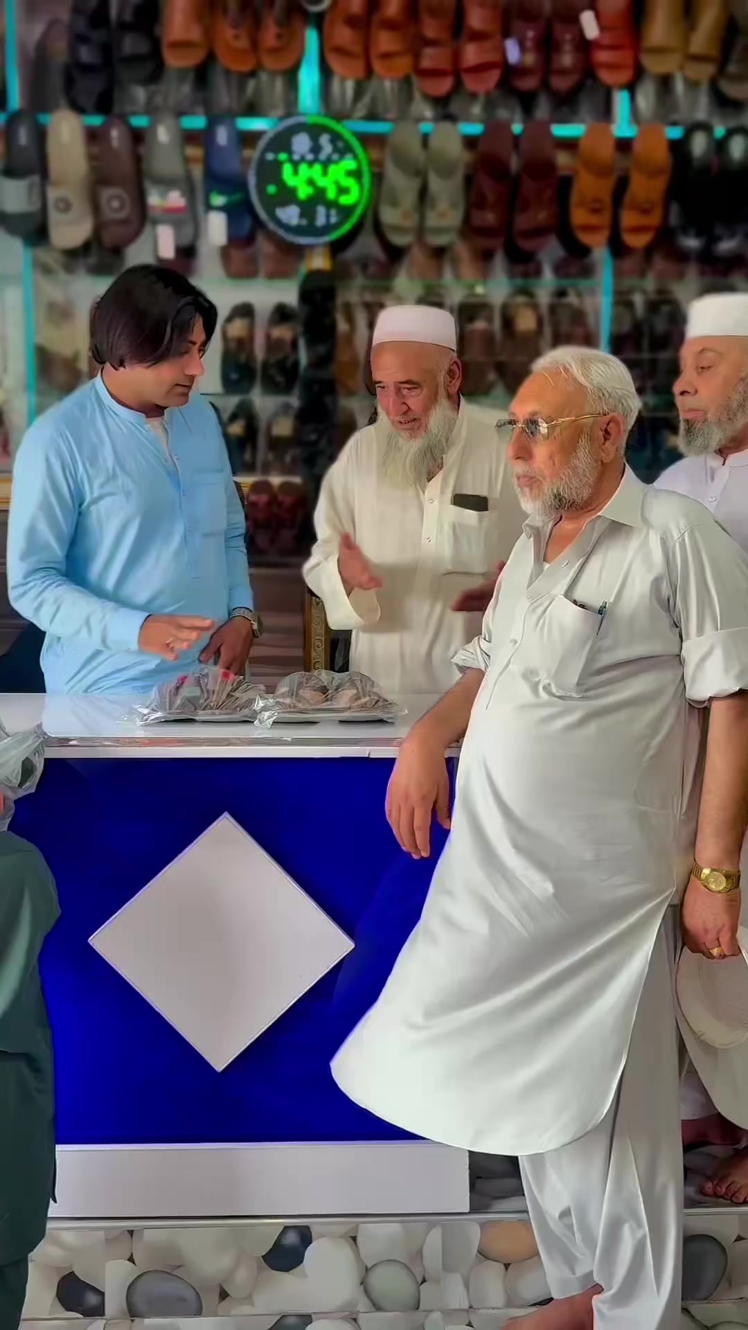 @🦅سلیم خان چپل سٹور زید ہ🦅