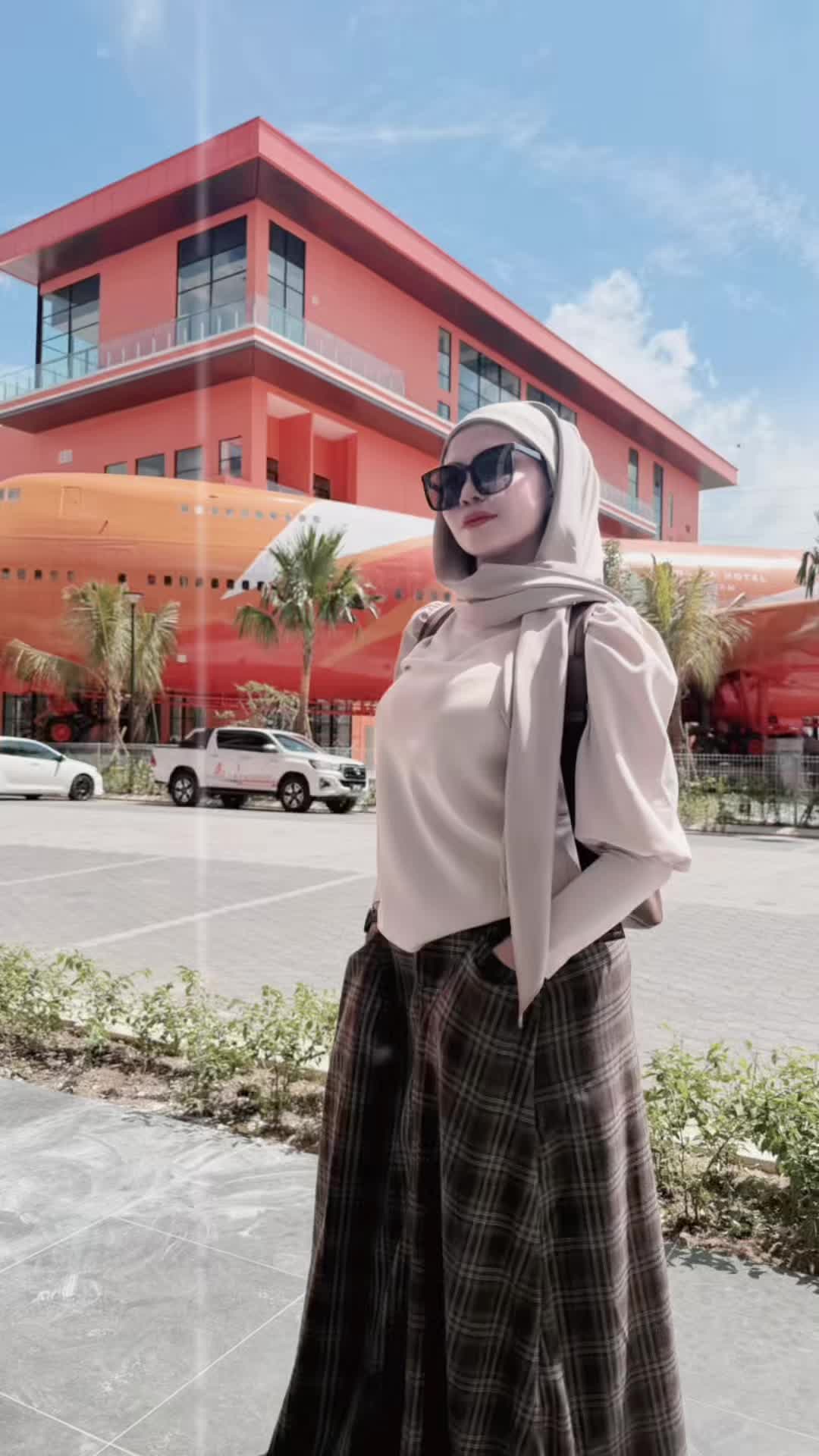 @Ms Izza Zubir