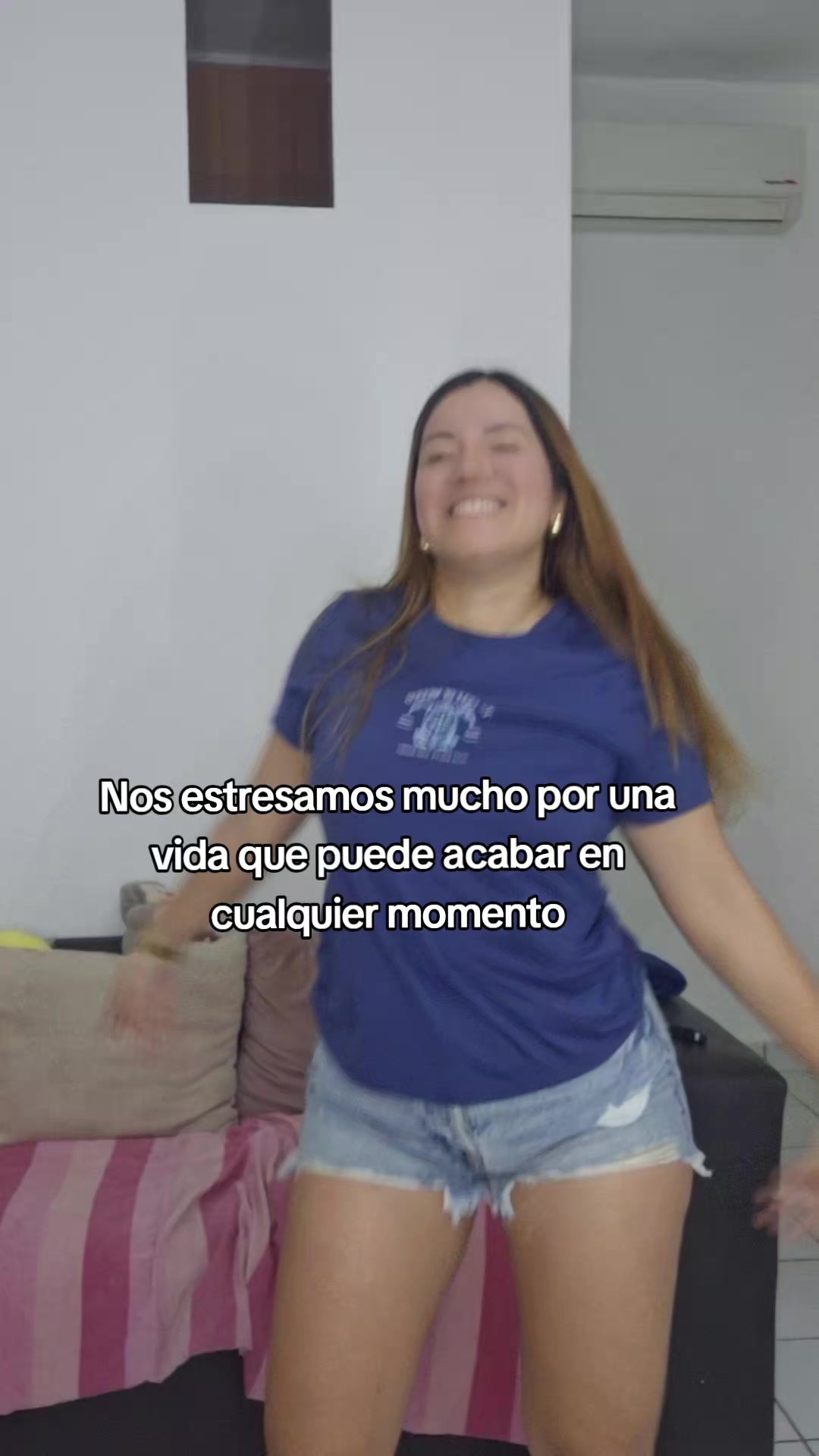 @Alejandra Gay Vlogs