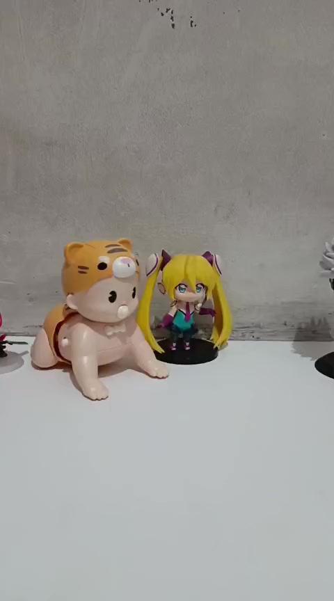 @T𝓸𝓷𝔂 ES