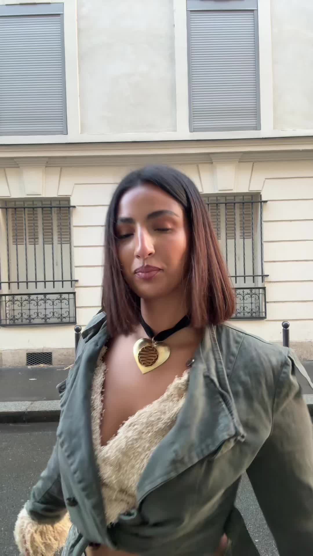 @Adjé