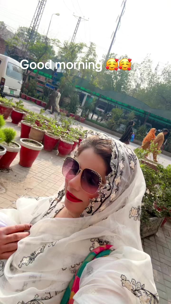 @Munazza rizvi Official