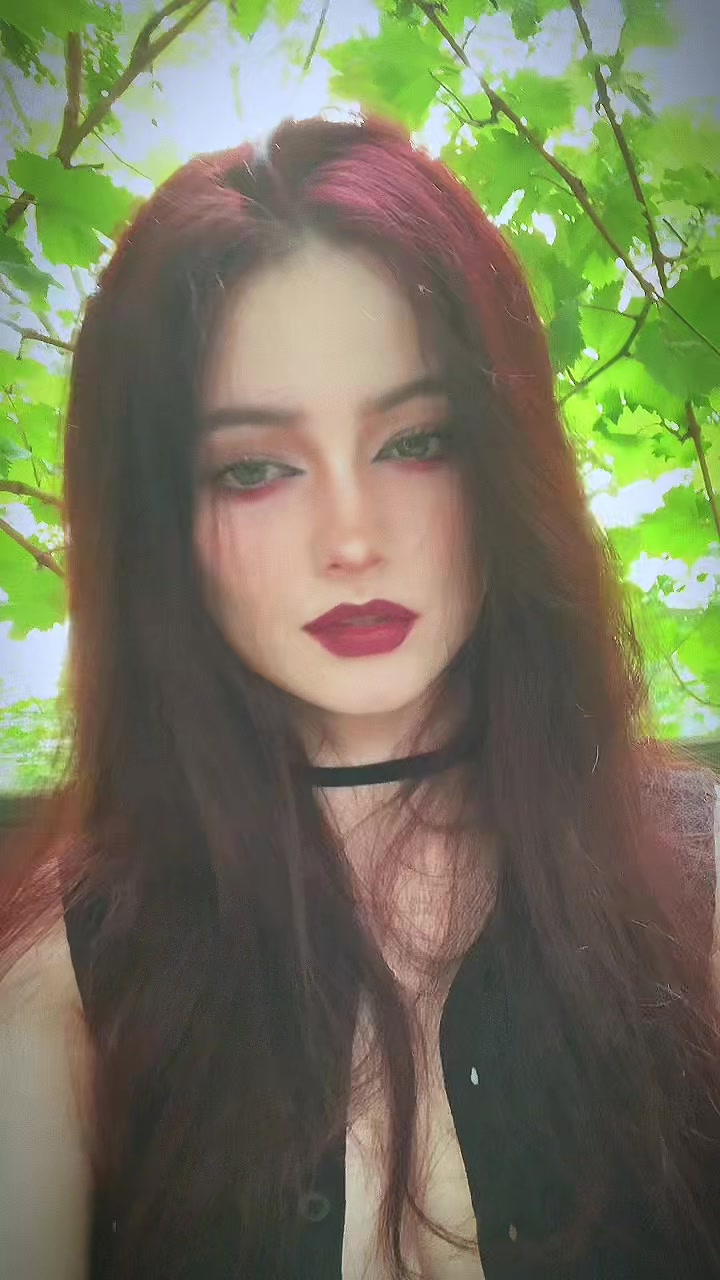 @𝔥𝔢&rsquo;𝔩𝔩𝔤𝔞𖤐