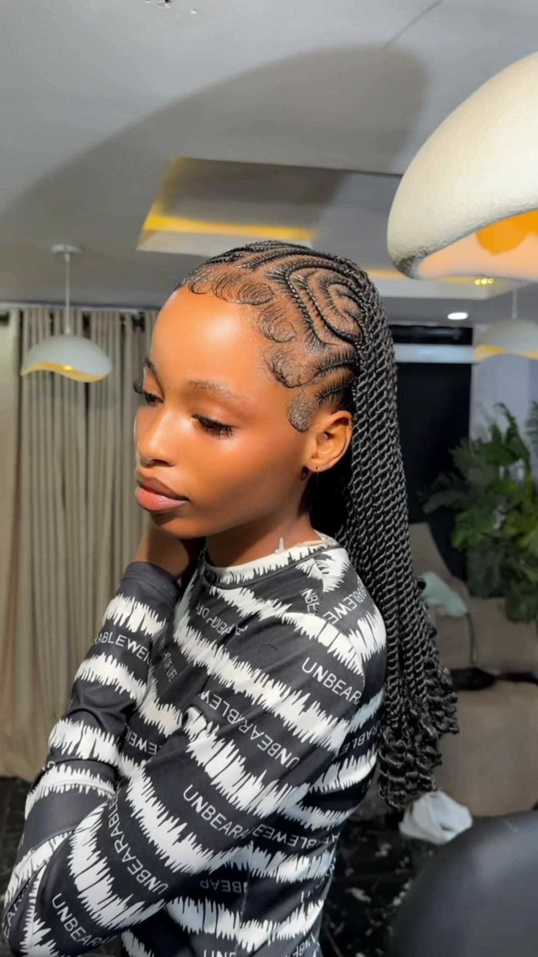 @Ebony hair world
