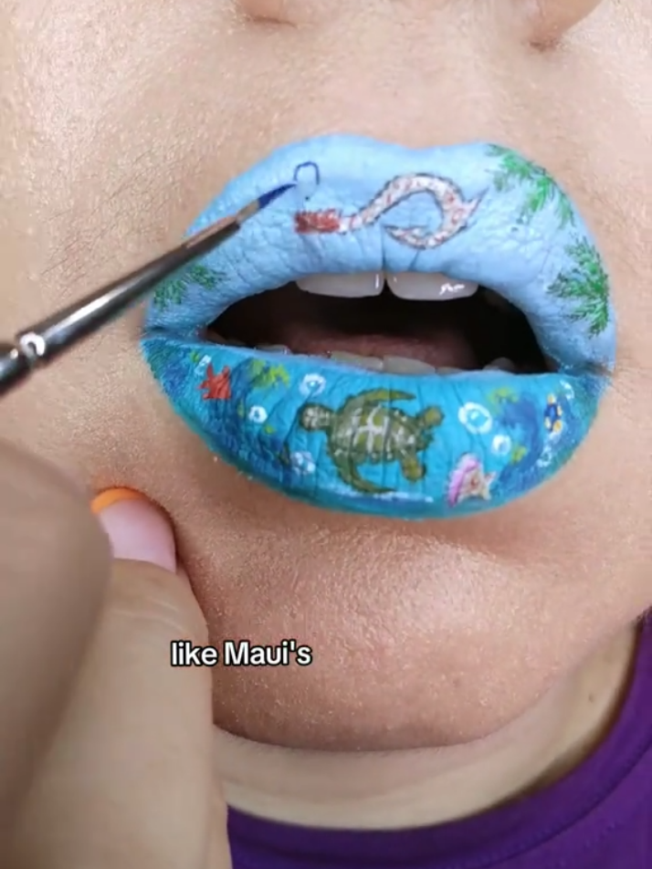 @TheMirrorBeauty lip art 💋🌈💄