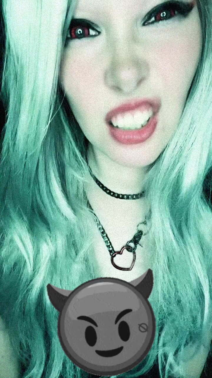 @MrsPuckiii 😈