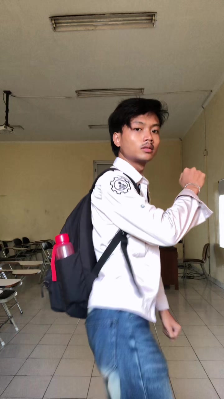 @Inisial F 👾