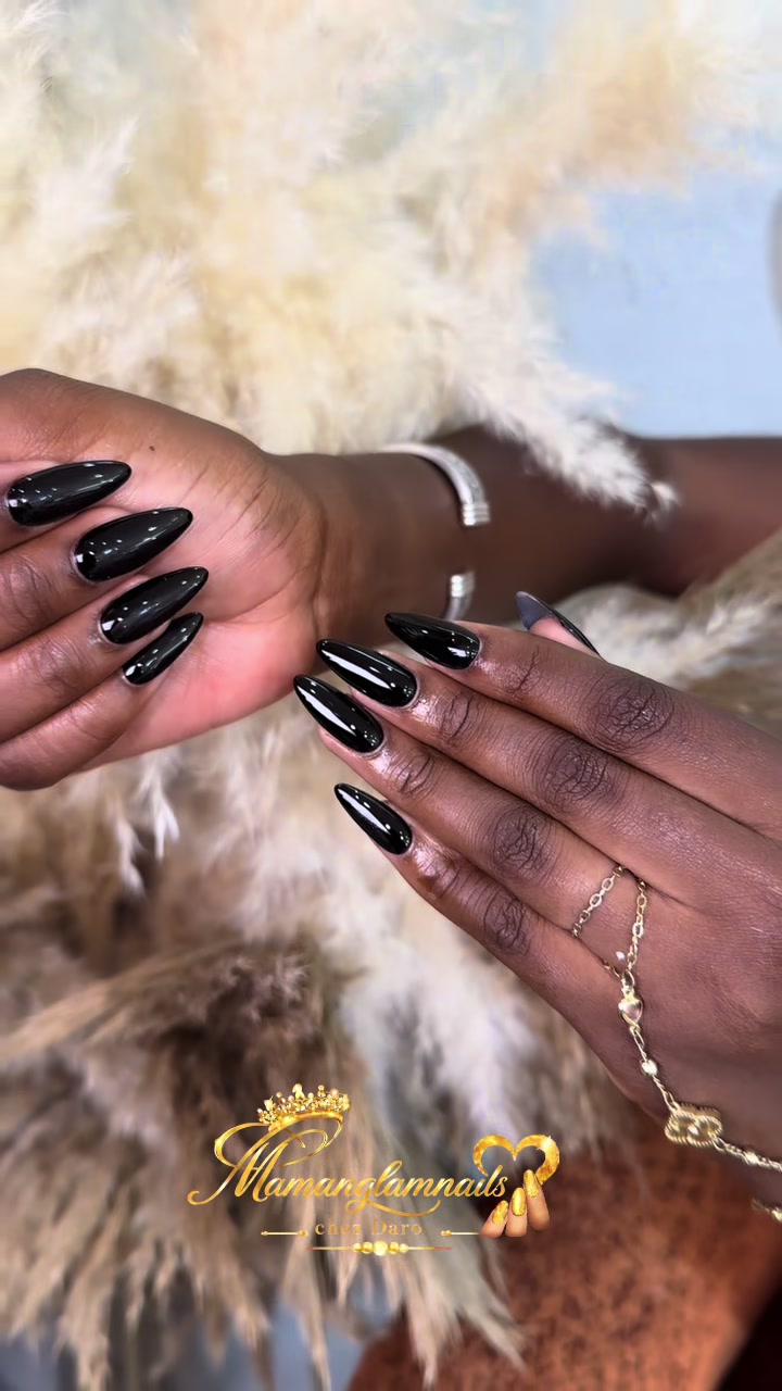 @Maman glam nails🥥🫧