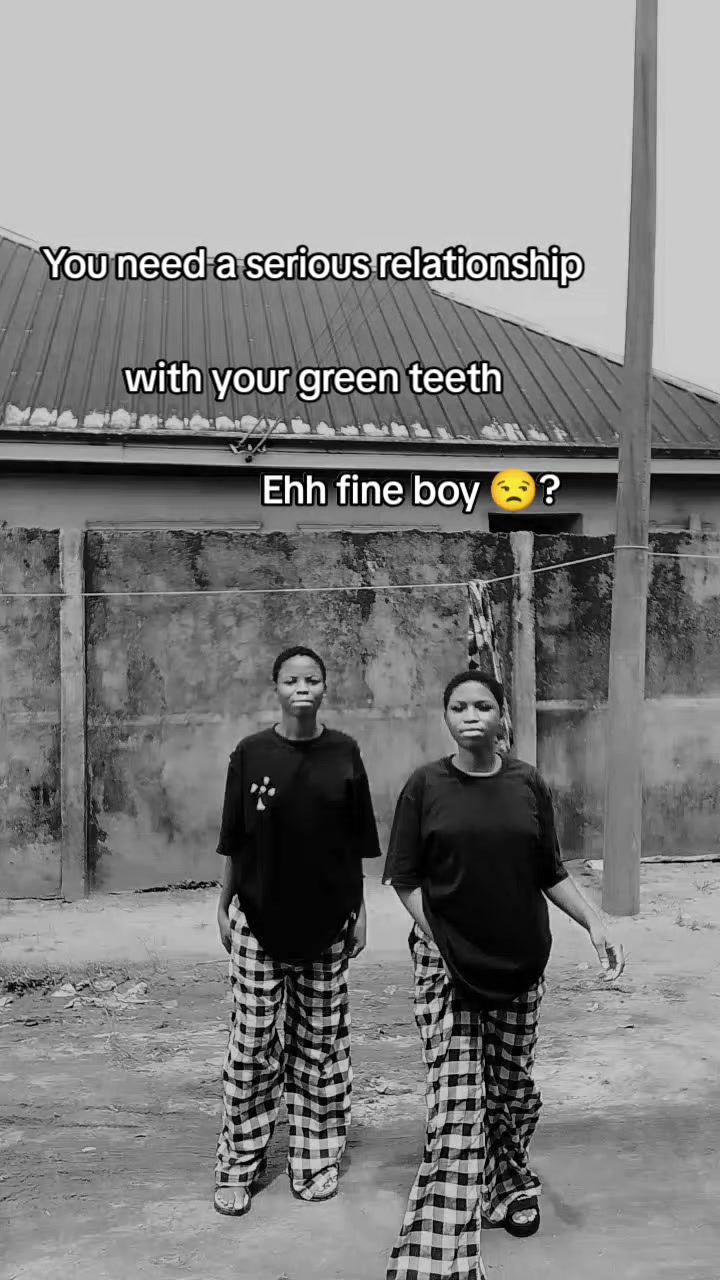 @꧁ꨄ🥹This user is ugly 🤍💕ꨄ꧂