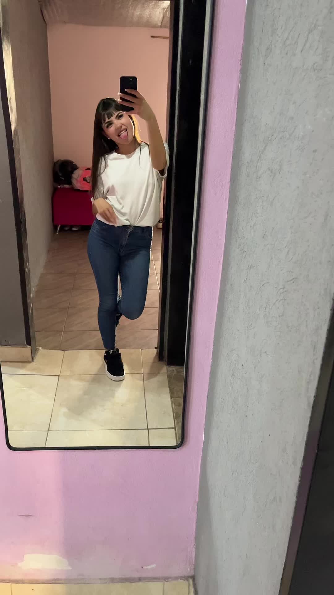 @Angiecabral_