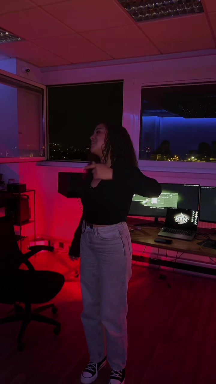 @Melomeloshhh