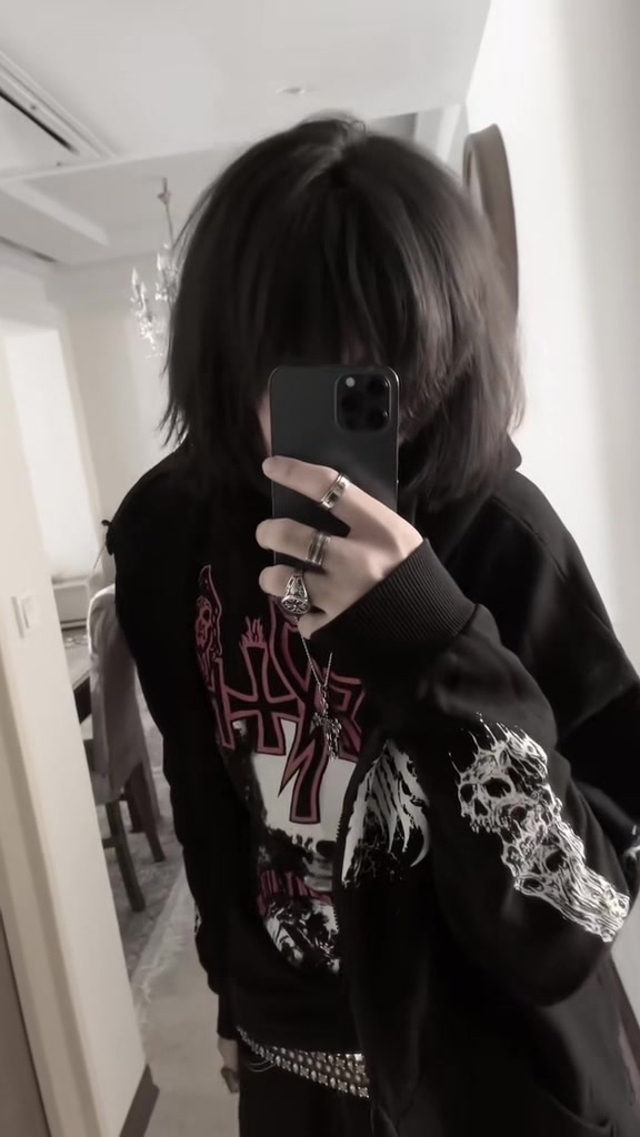 @blooodyravenn