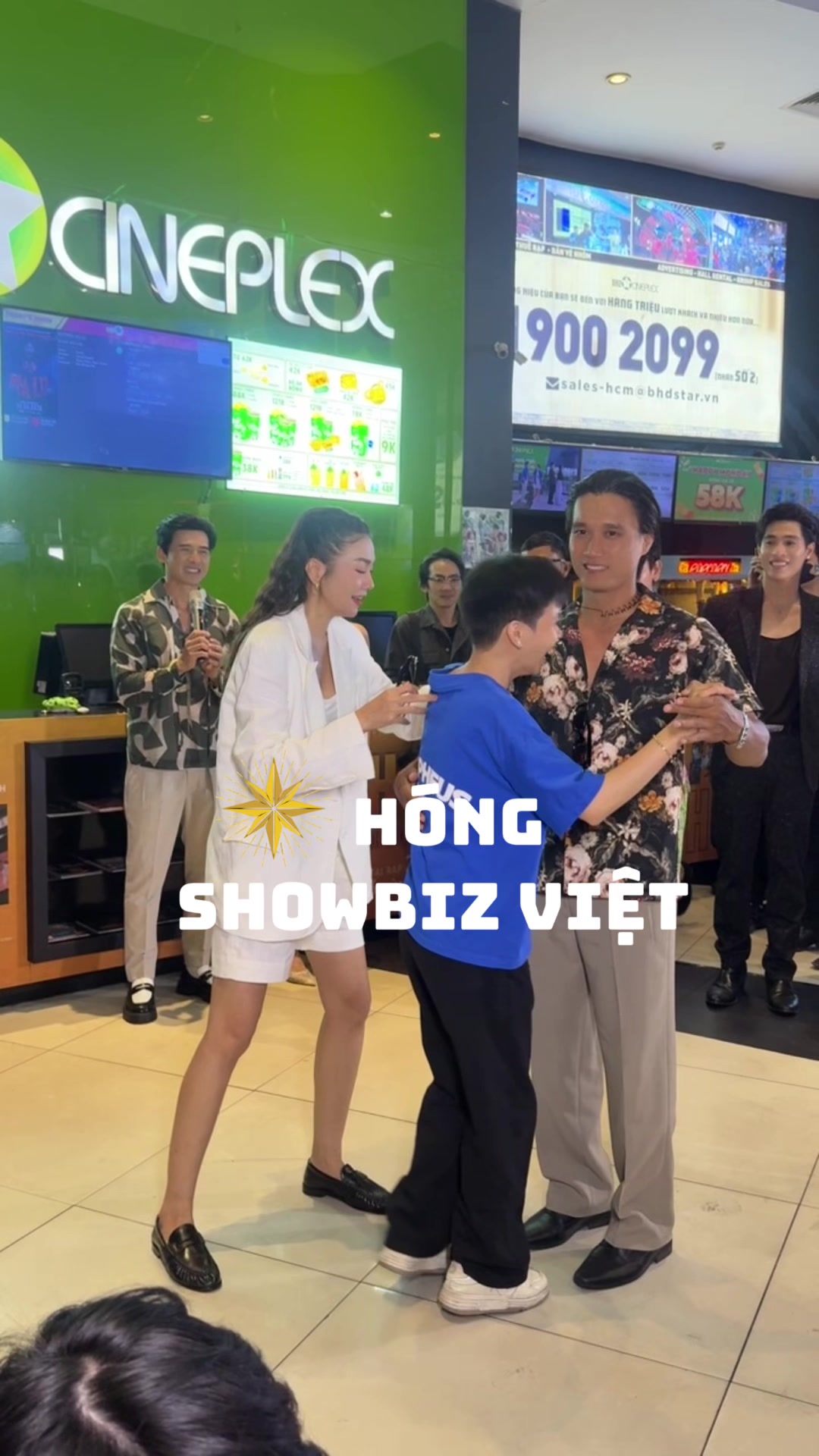 @Hóng Showbiz Việt