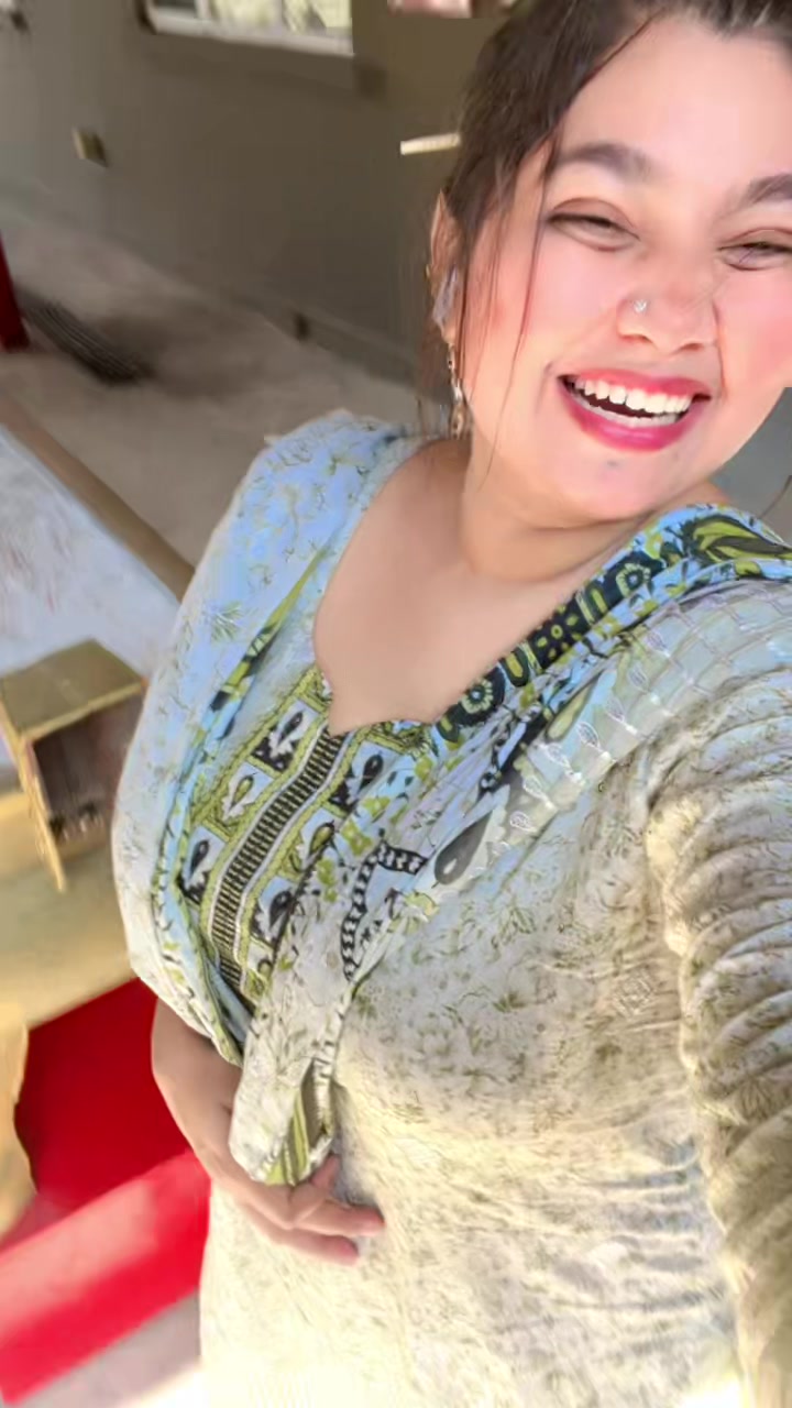 @হাসির 💋 রানি