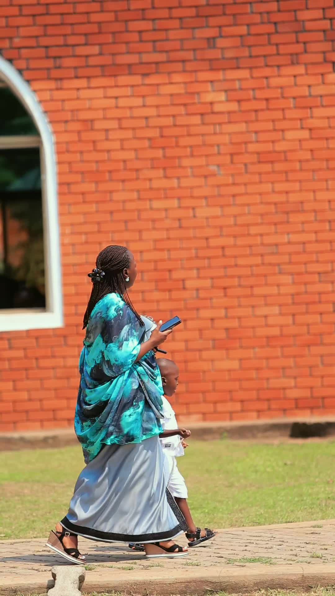 @DARI _PICTURES _UG