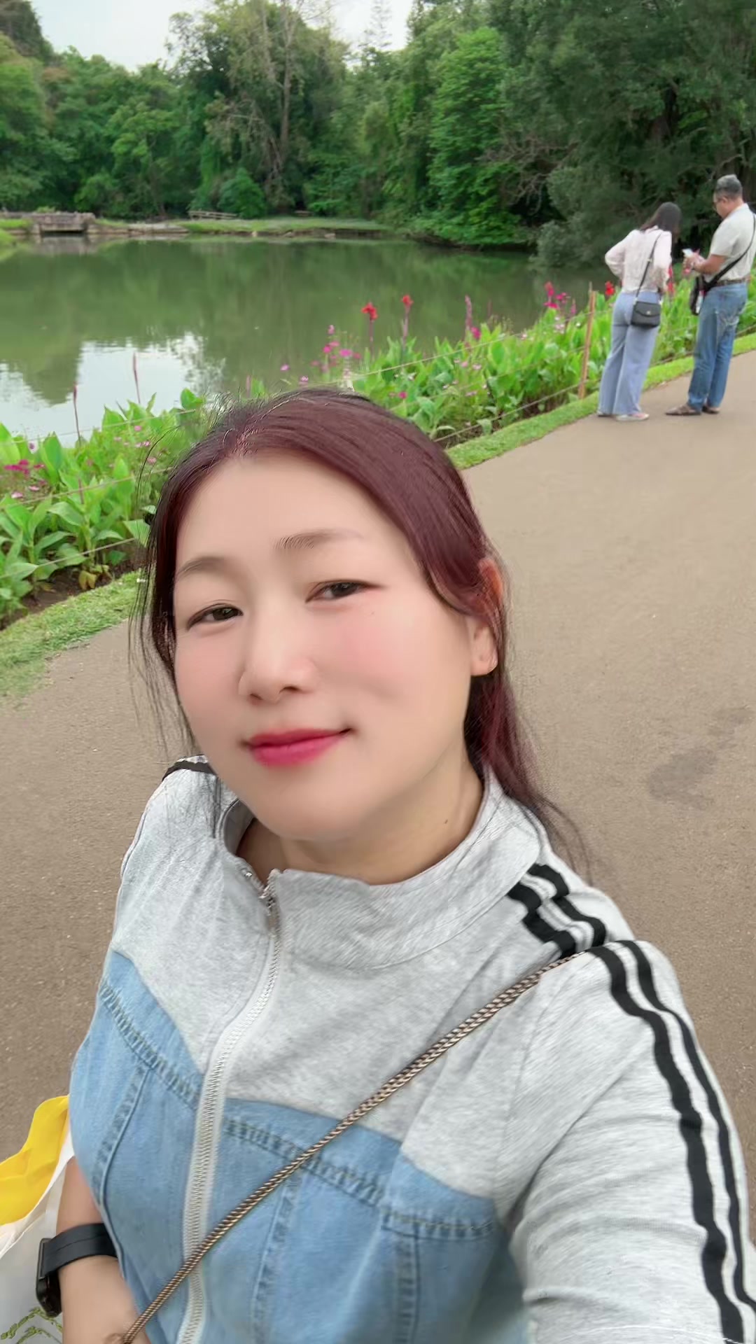 @AyeMyaOo