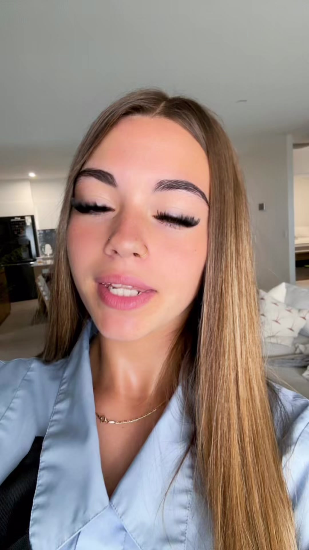 @️