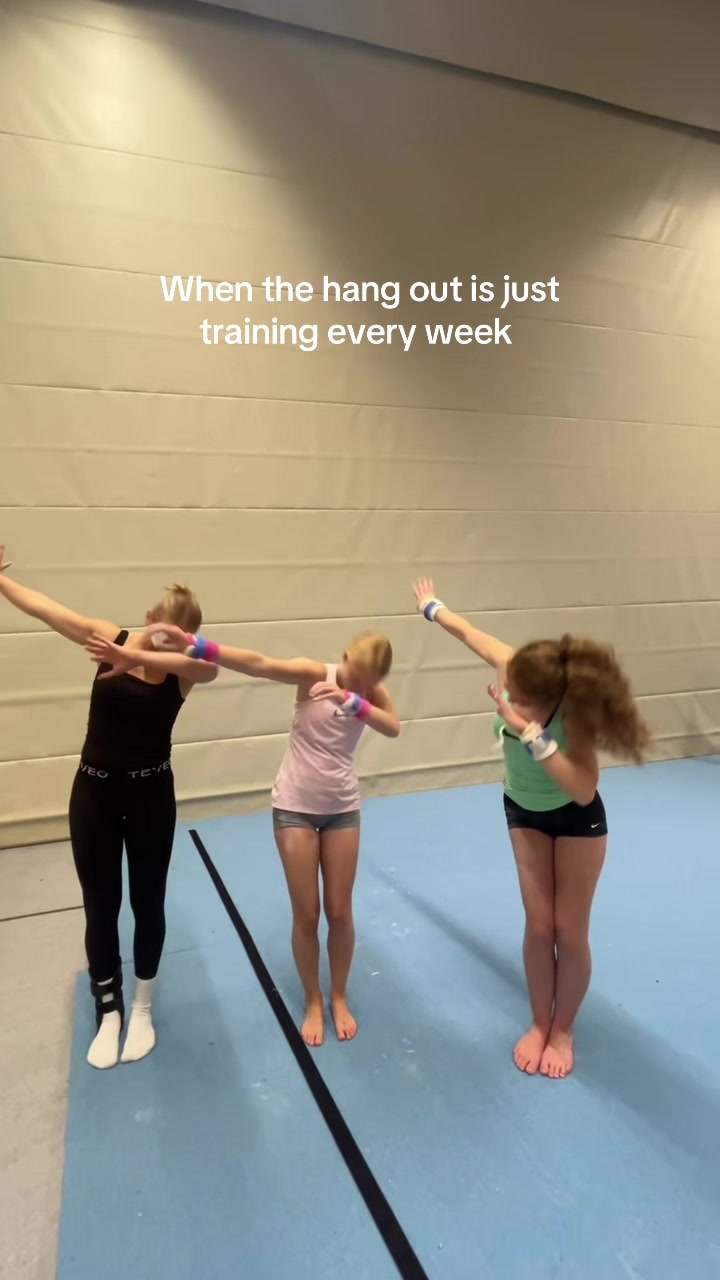 @Maya🤸🏼♂️