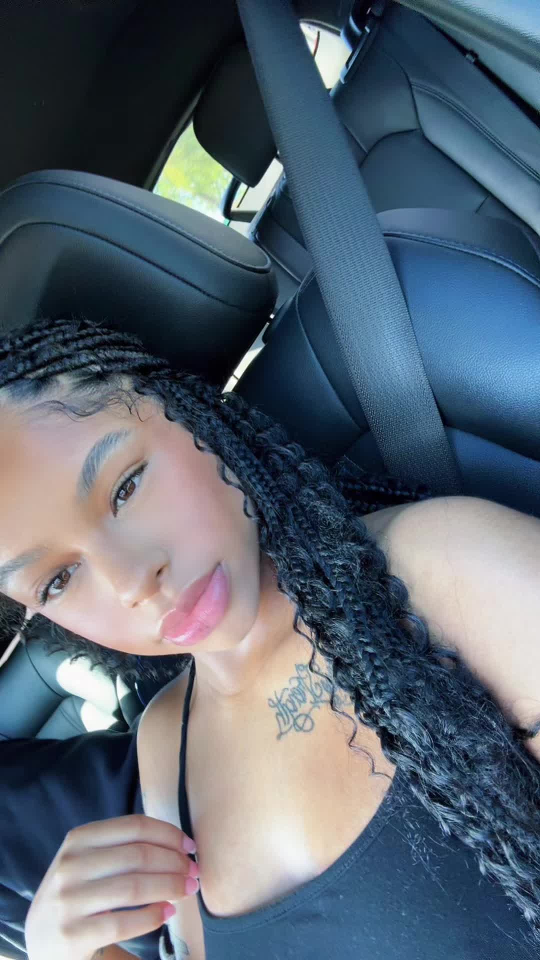 @Nadia J