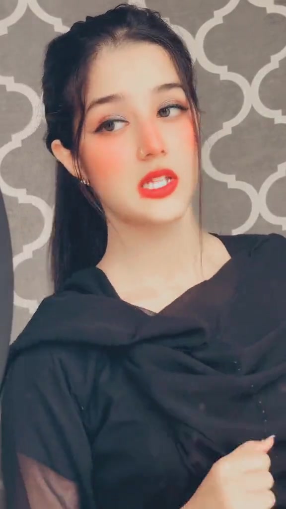 @𝕾𝖆𝖒𝖊𝖊𝖗𝖆 𝕶𝖍𝖆𝖓 🕊️