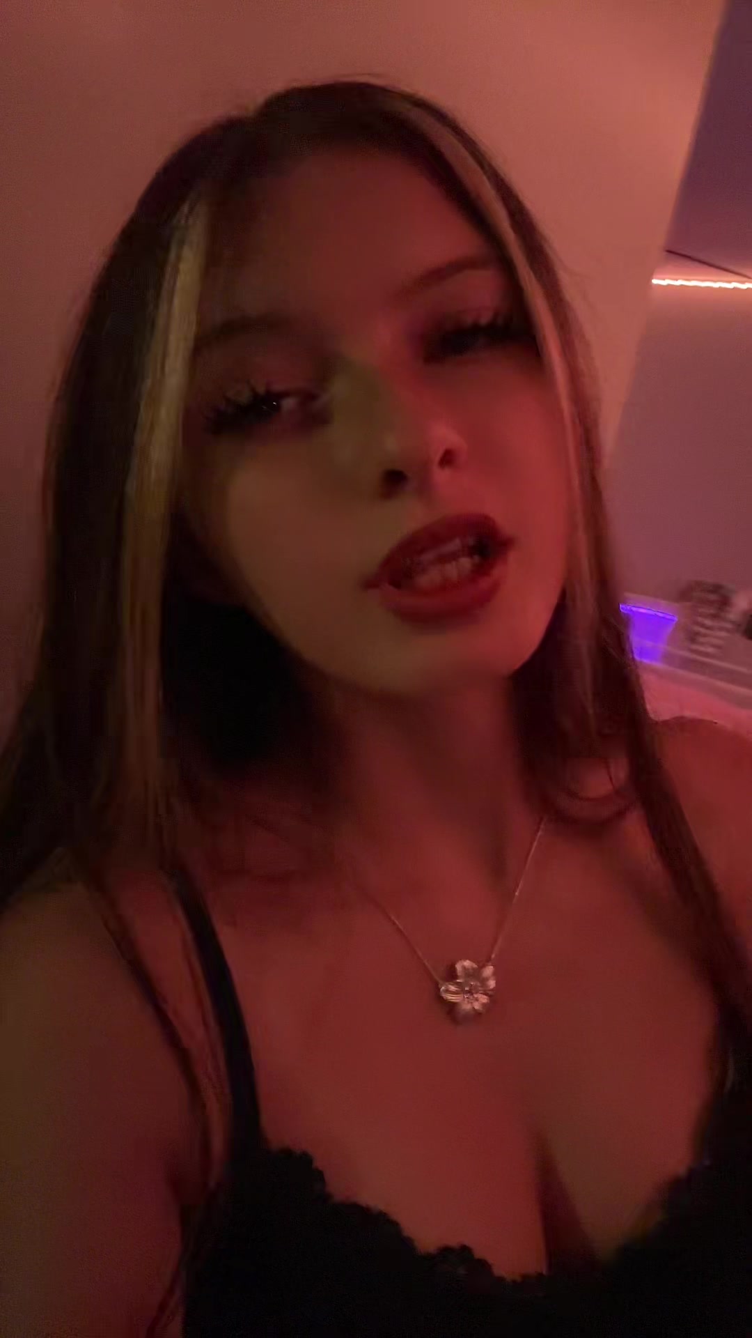 @❄️🐰