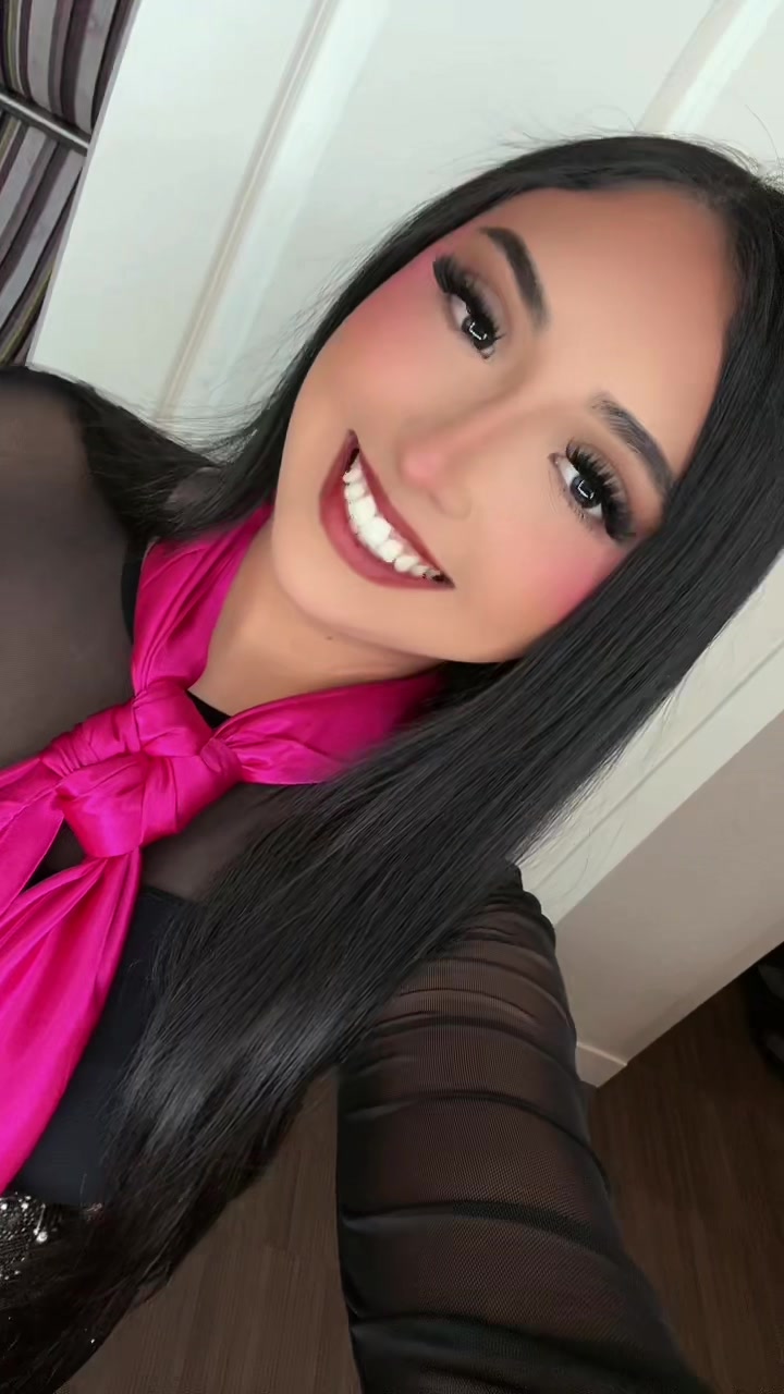 @𝓛𝓮𝓼𝓵𝓲𝓮