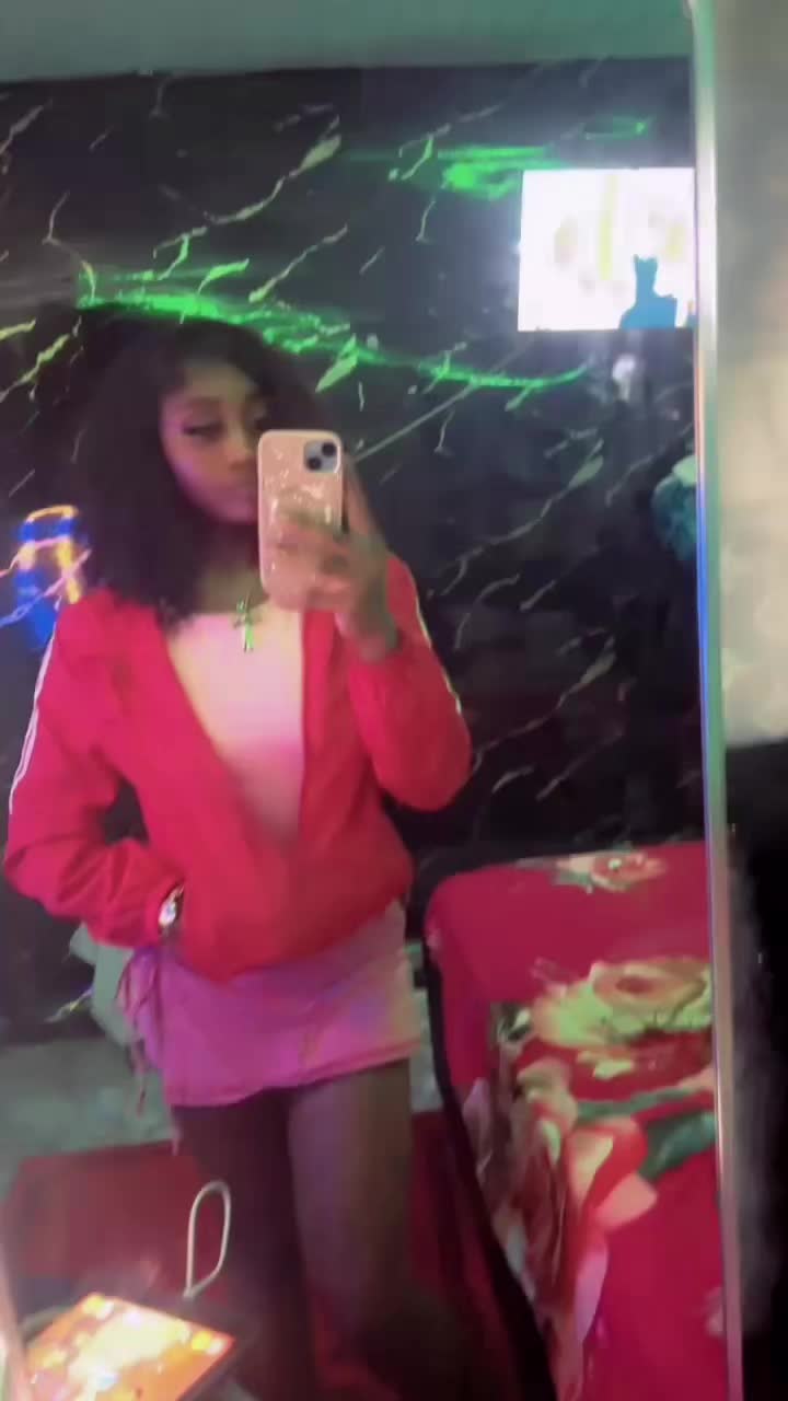 @rochella34