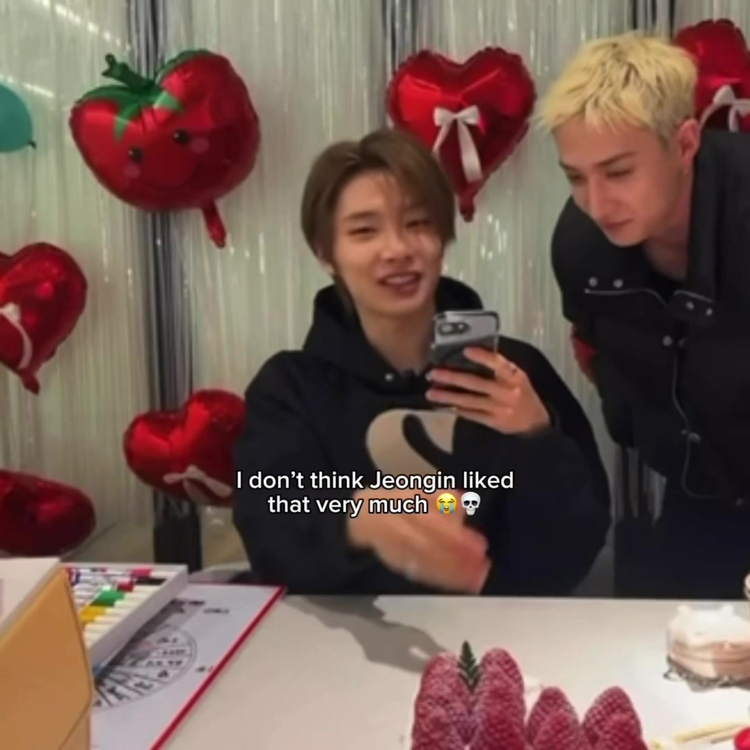@Skz ⁂•∘˚˙ ᵕ̈