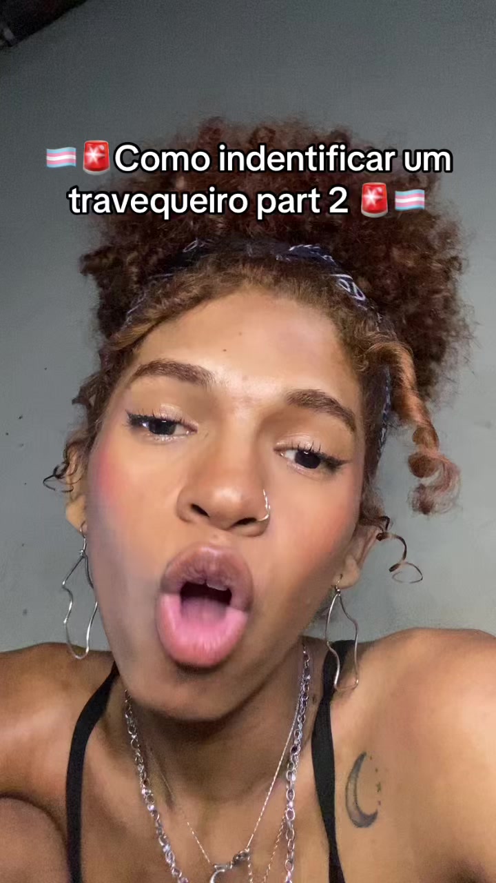 @MIKAYLA FERR&Eacute;