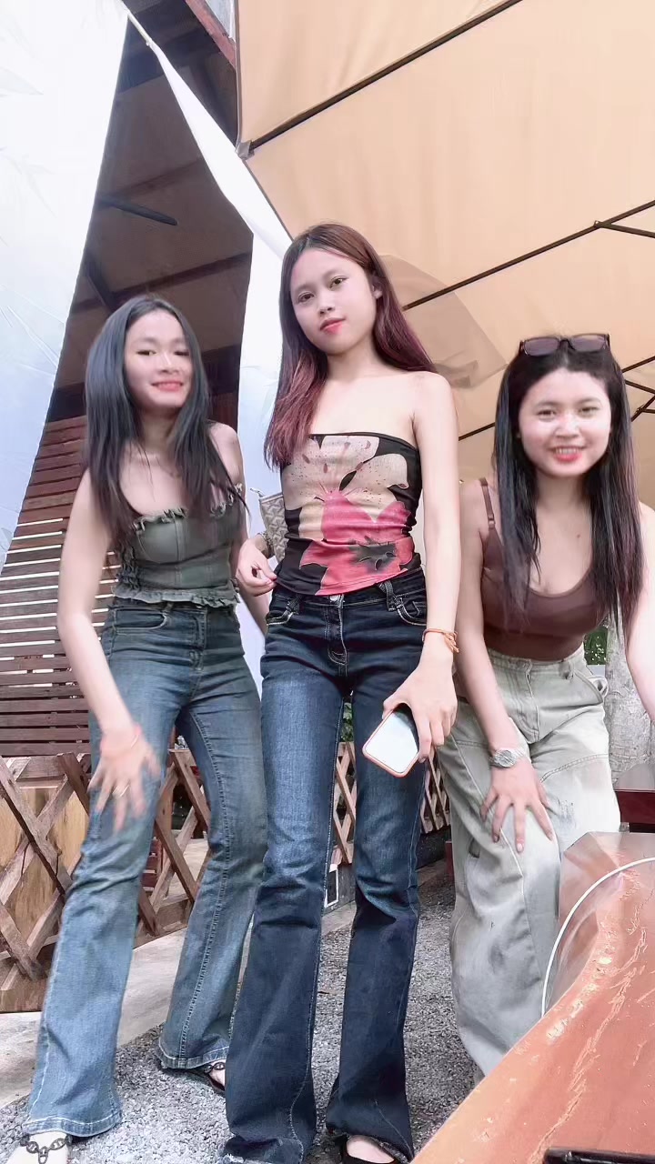 @ស្រីឌីចាយលុយមិនចេះគិត