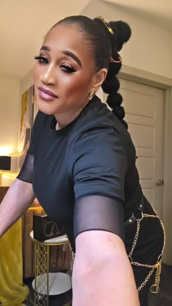 @Demi