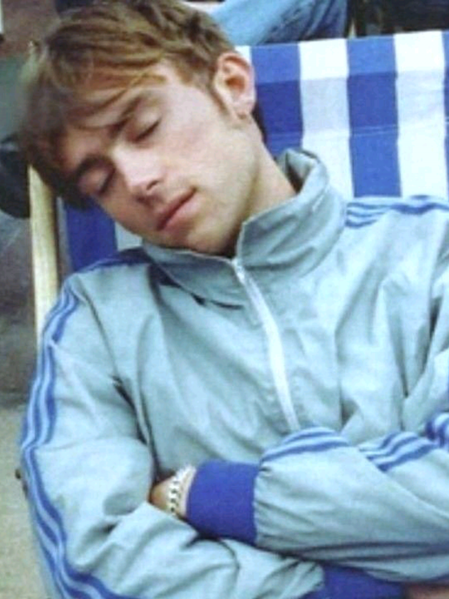 @Nely ♡ Graham (blur fan) 🐞