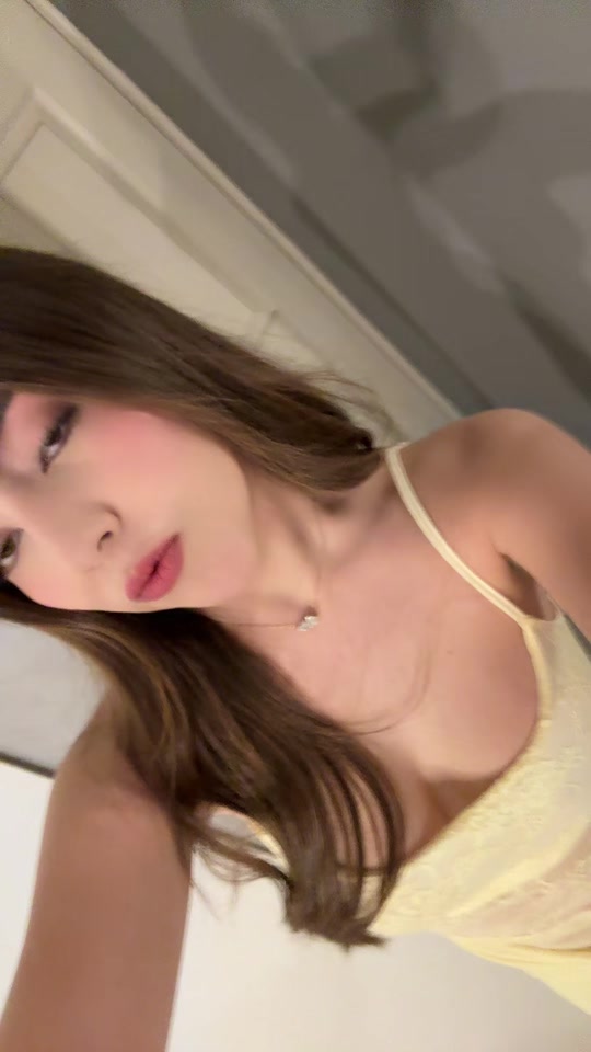 @_andreaalizee_