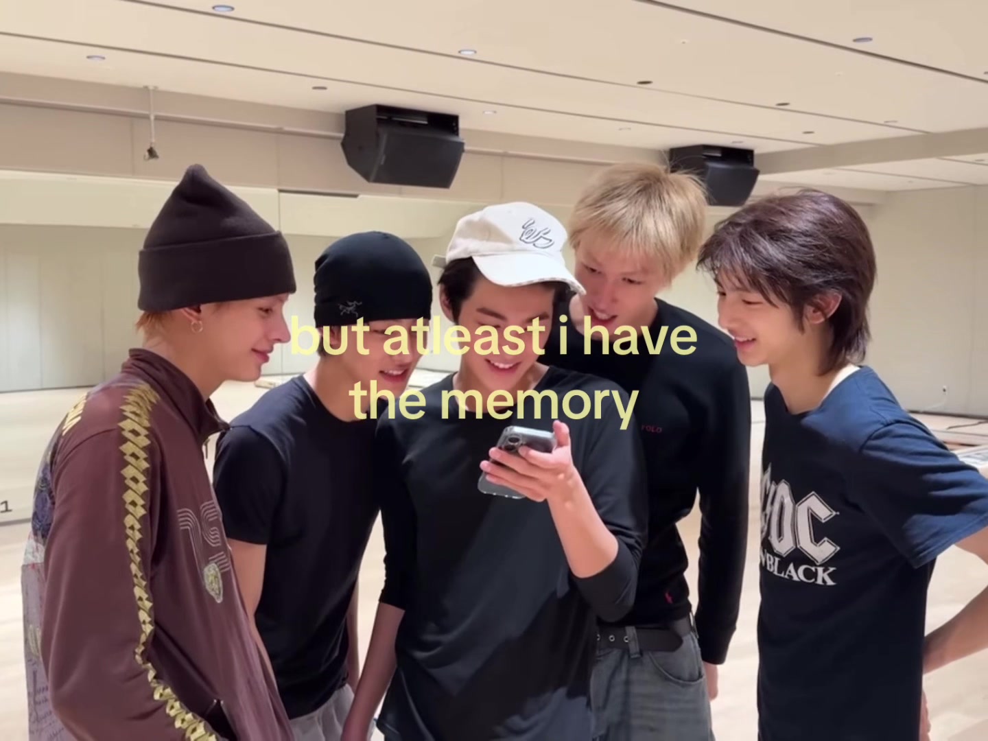 @tam⋆౨ৎ˚⟡