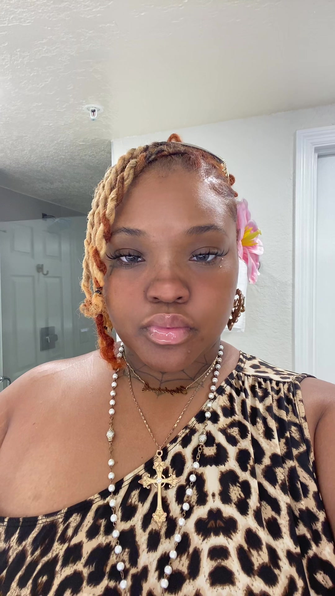 @azariaa 👩🏽&zwj;🦰