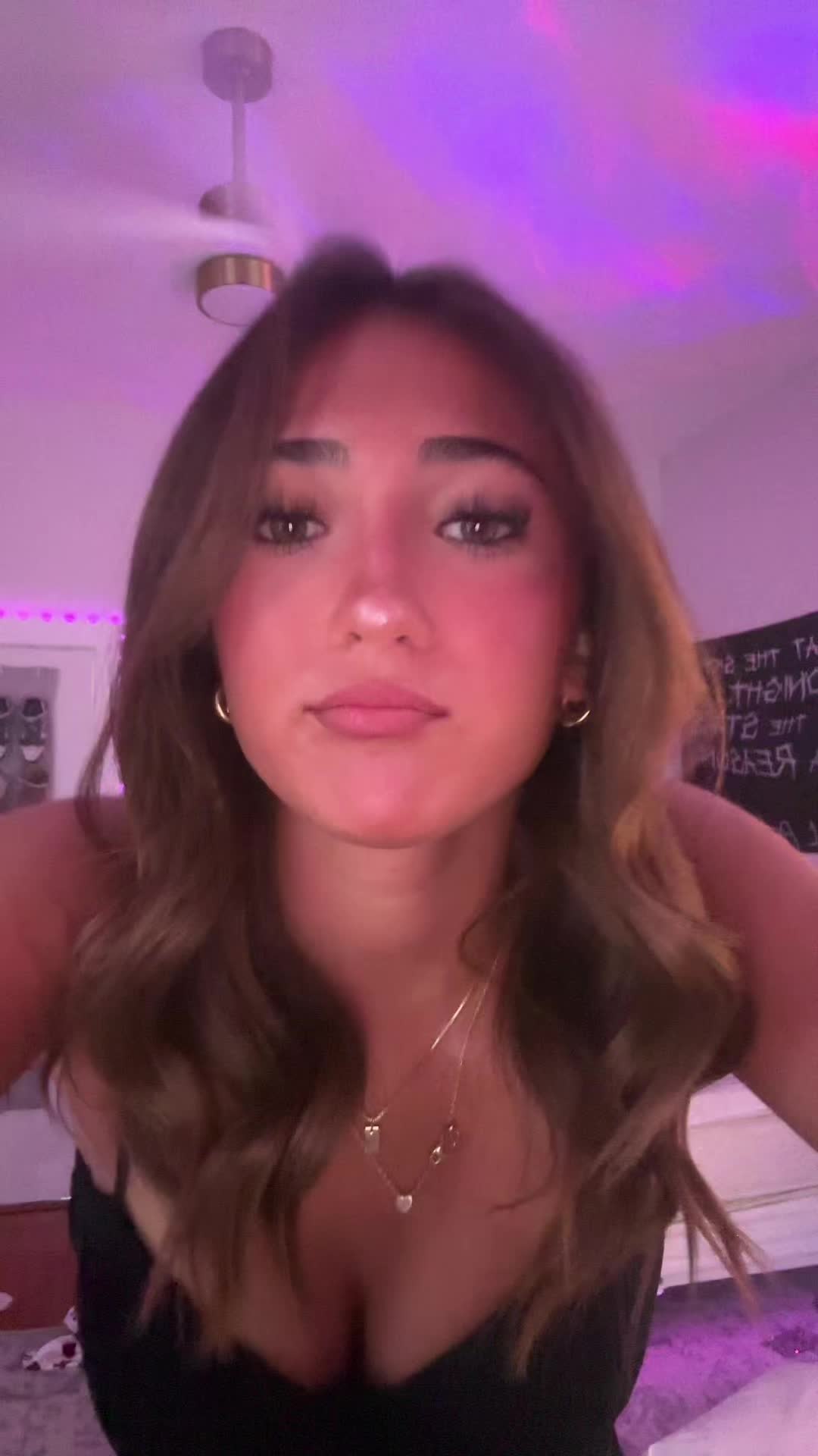 @😚