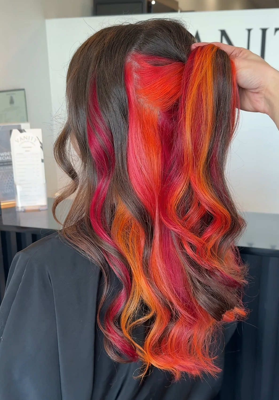 @OC hairdresser | MUA 🖤