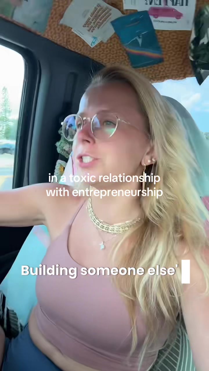 @Estelle ~ Building FL Van Life