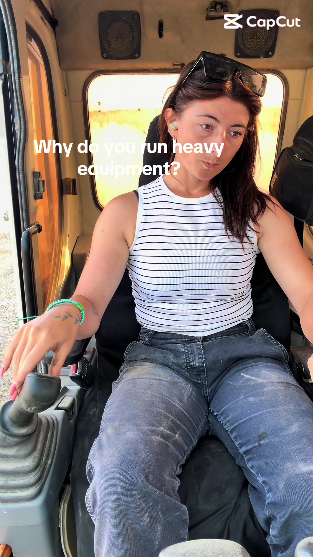 @LexxExcavatorChick