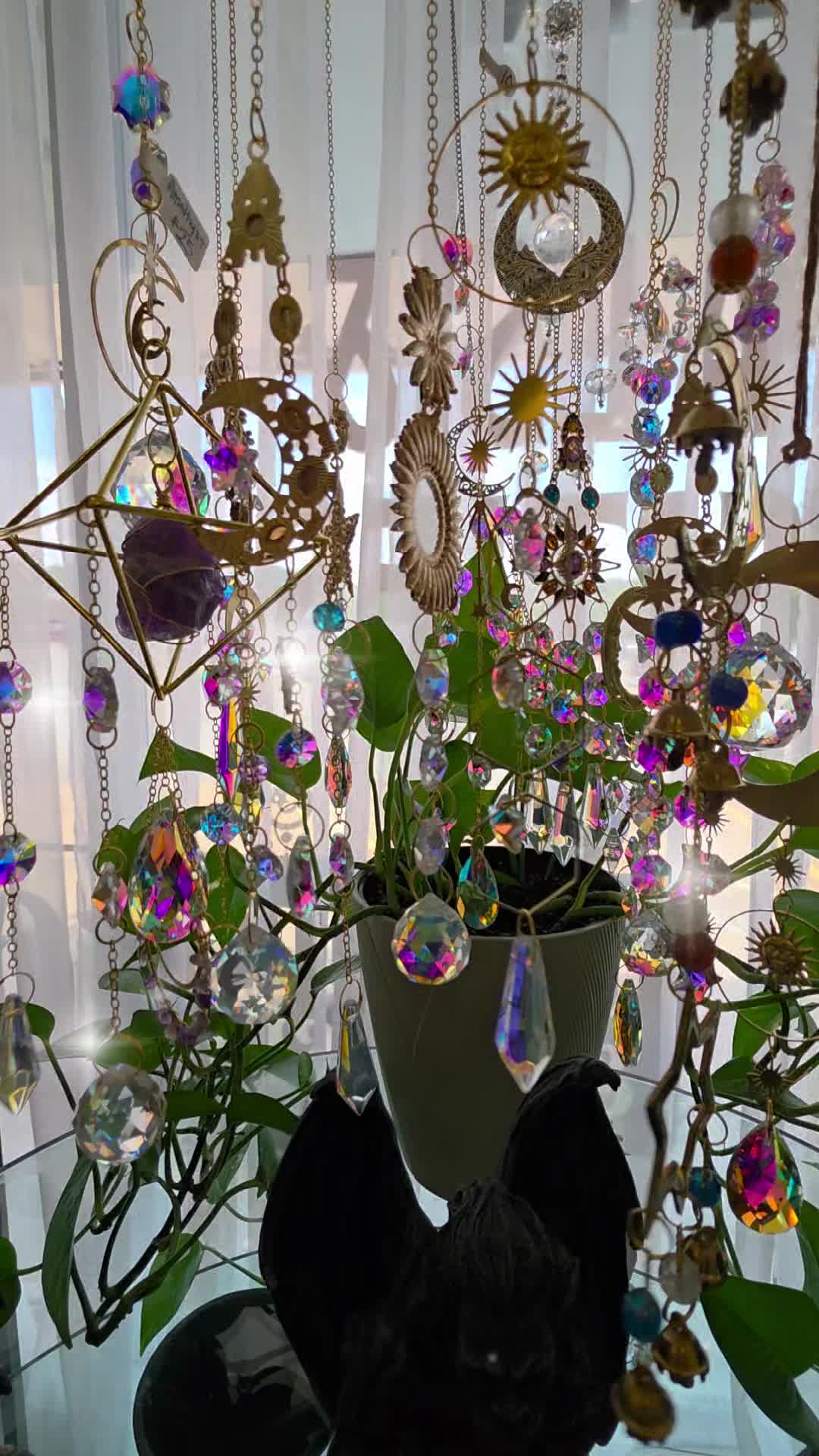@Crystals & Curiosities