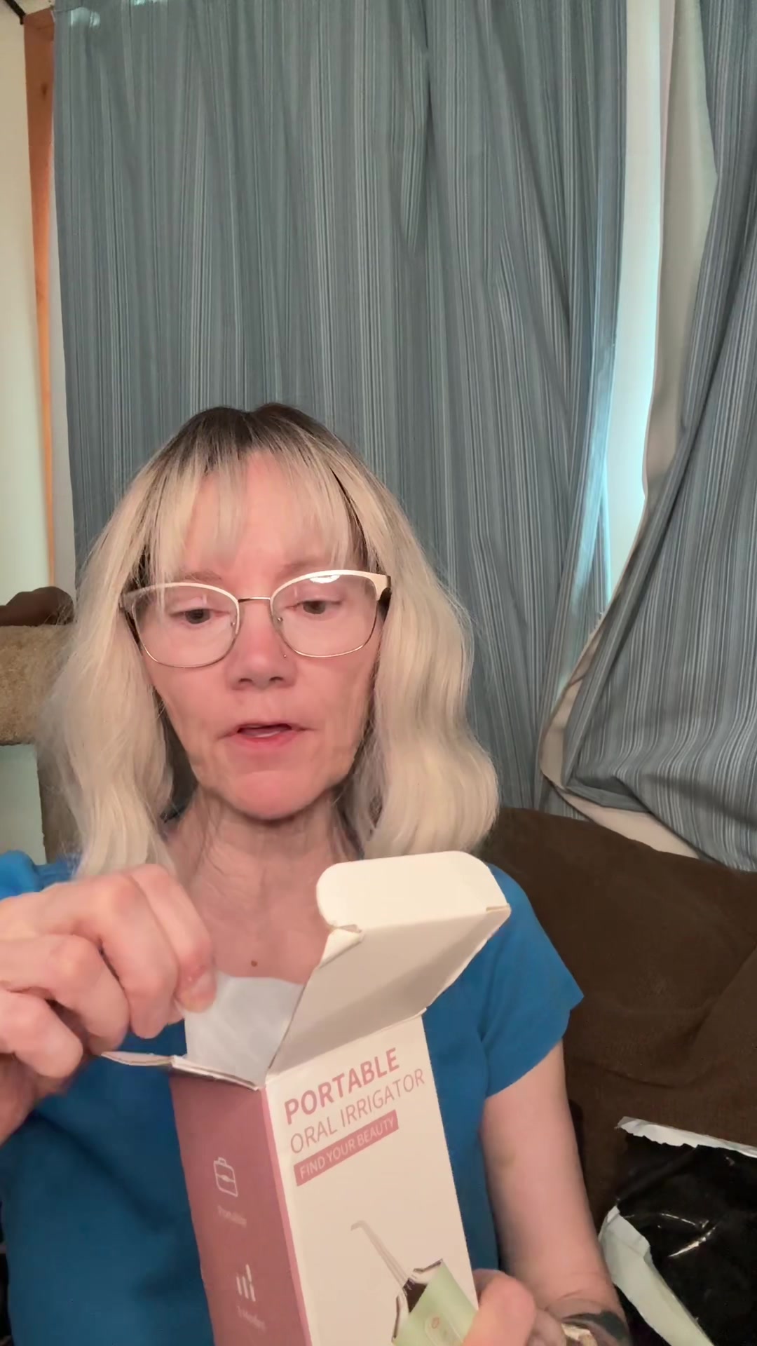 @CraftyLori🧵sews rite