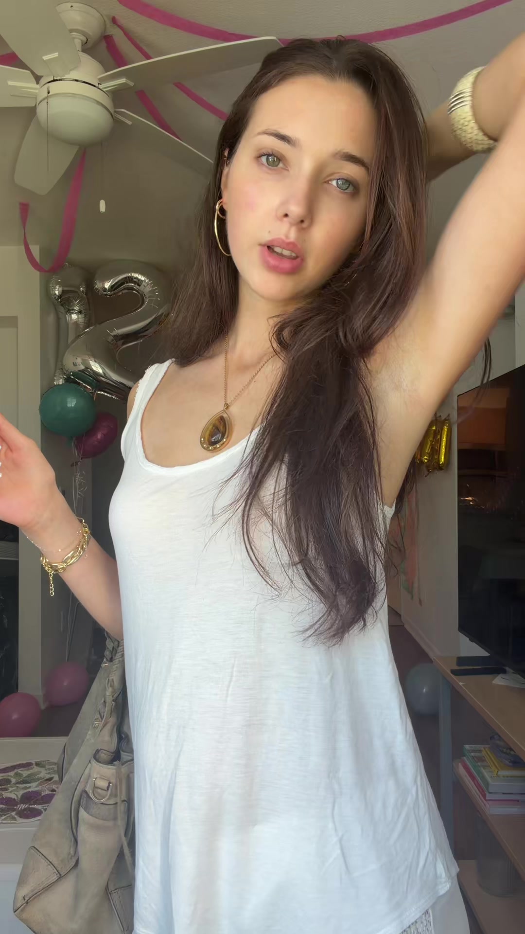 @Bella 🦄