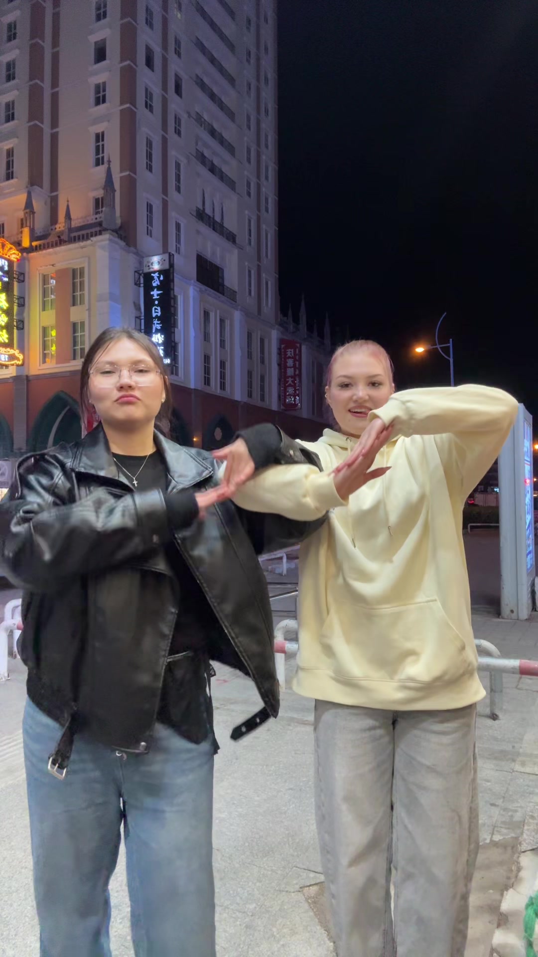 @LI