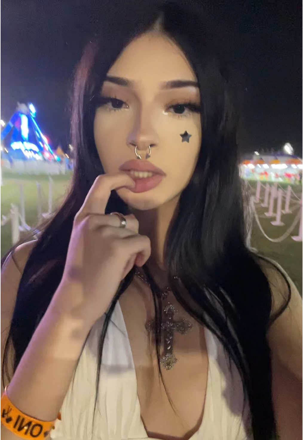 @itskiraswrld