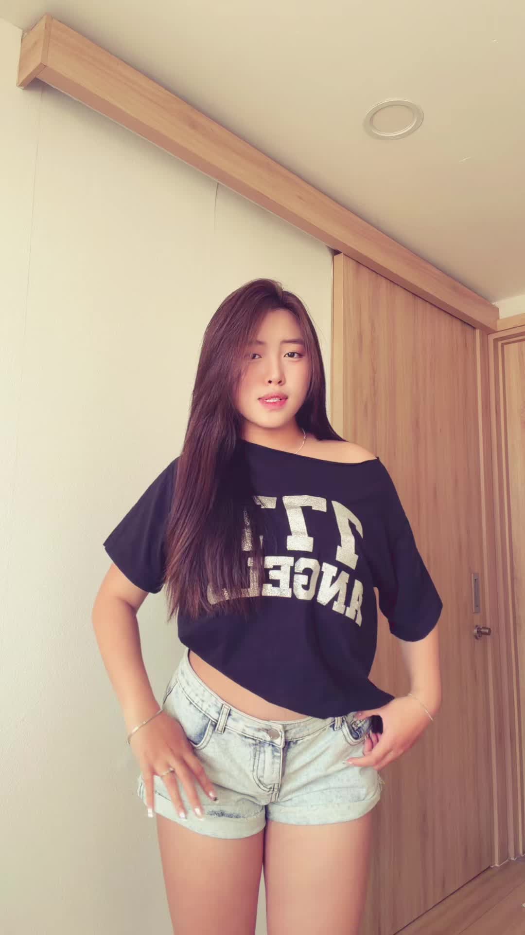 @Iris (Phương V&otilde;)