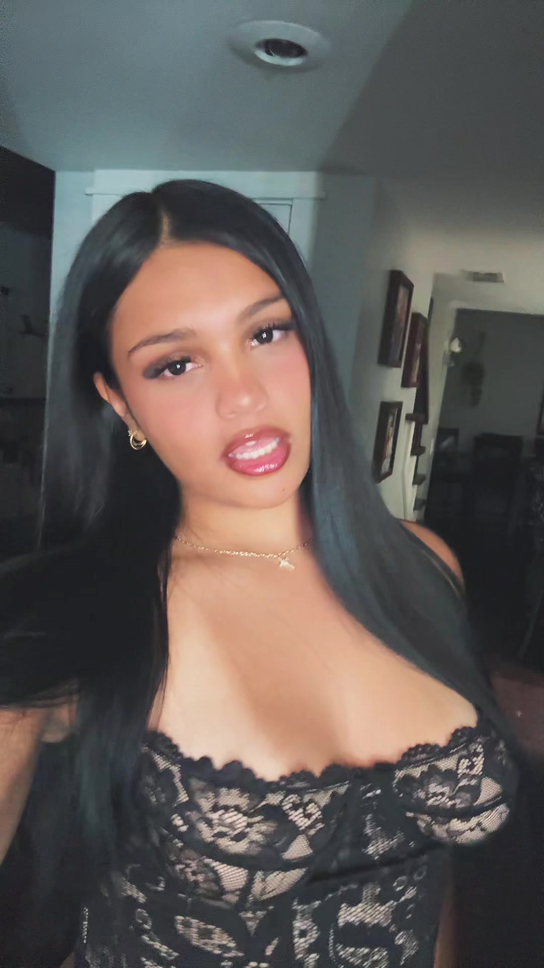 @Micaela